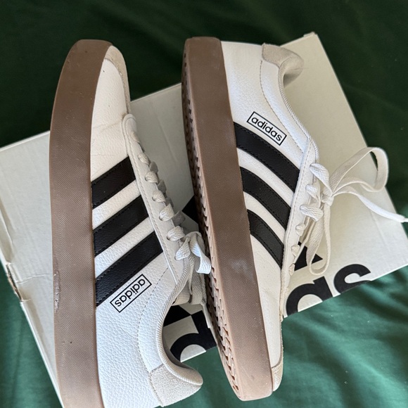 Adidas VL Court 3.0 White Sneakers - Picture 9 of 9